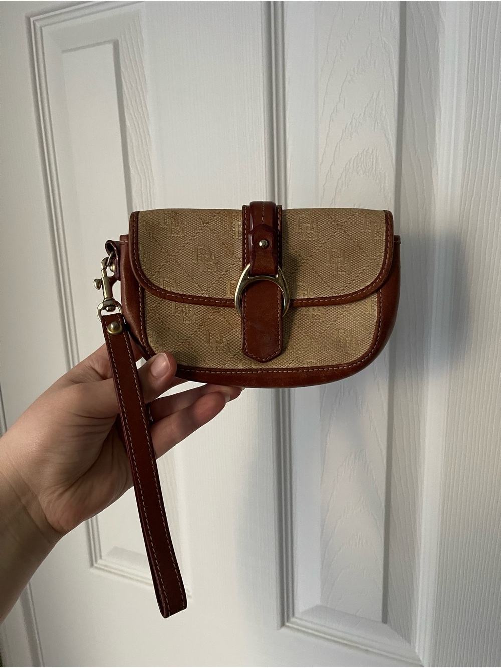 Dooney & Bourke wristlet